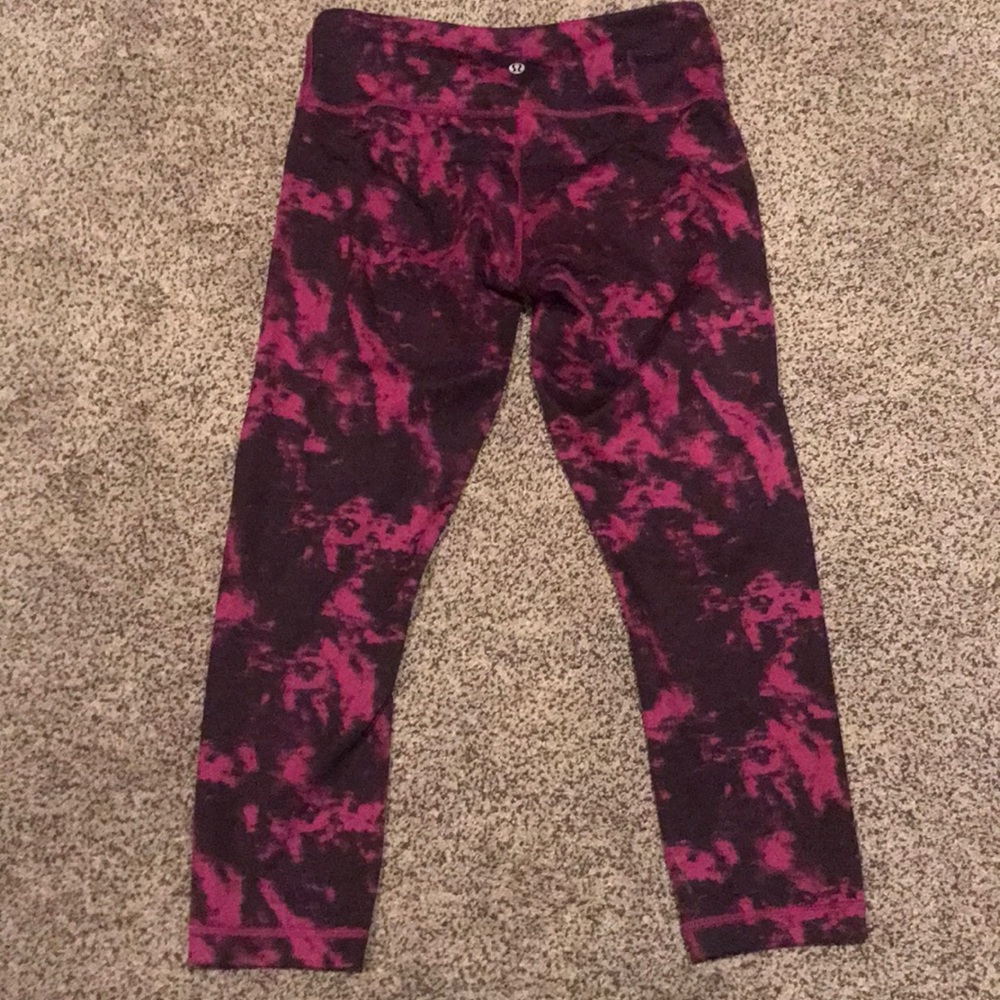 Lululemon size 4 cropped low rise